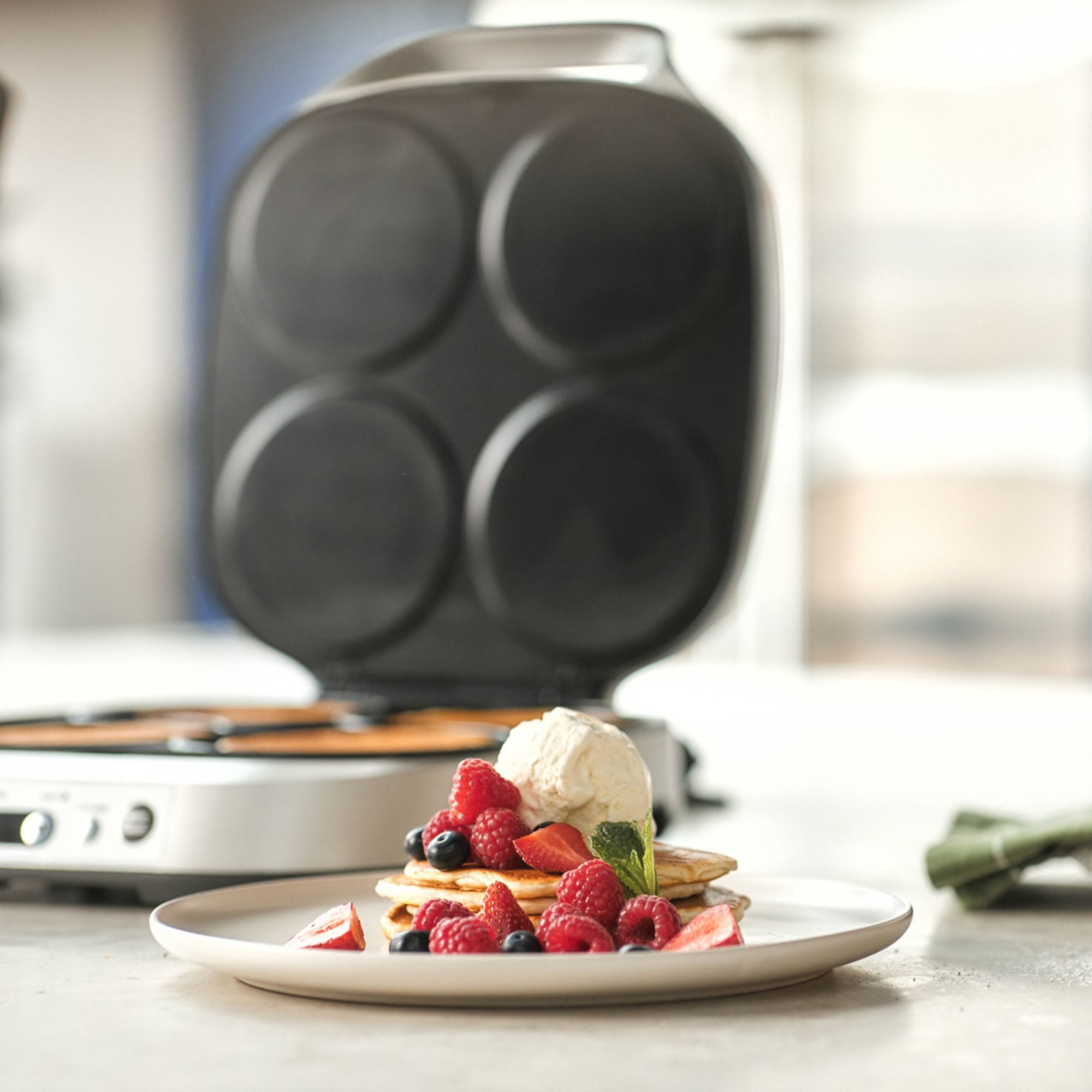 Breville The Quick and Easy 8 Slice Pie Maker Kitchen Warehouse™